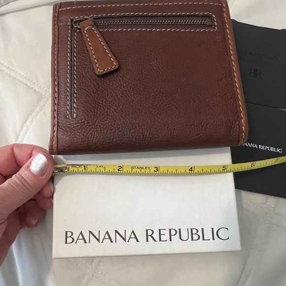 Banana Republic pebble leather trifold wallet NWT in box - Picture 10 of 11